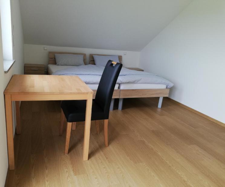Ferienwohnungen Weishaupt, Pfingstweider Str. 30 Meckenbeuren Exterior foto